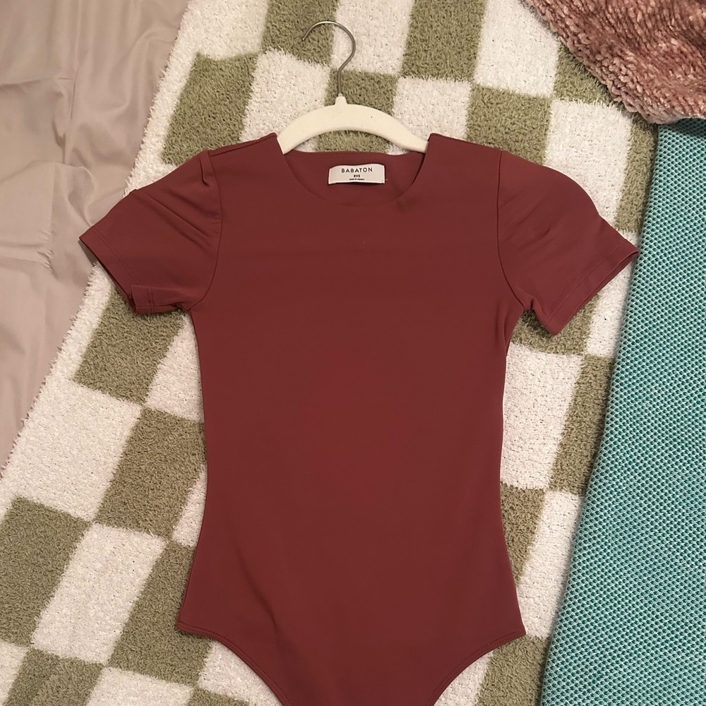 Babaton Contour bodysuit short sleeve 2XS